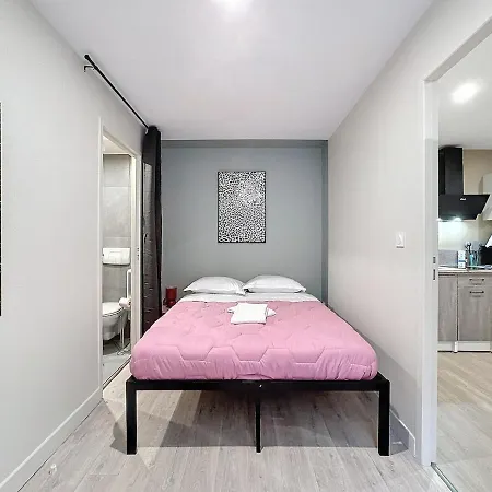 - Immeuble 20 Couchages Et 10 Lits アパート