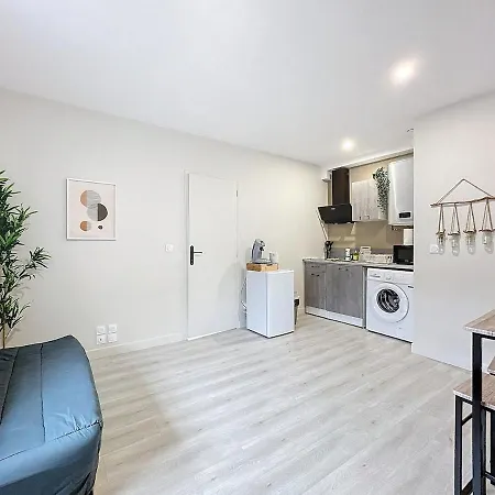 - Immeuble 20 Couchages Et 10 Lits *