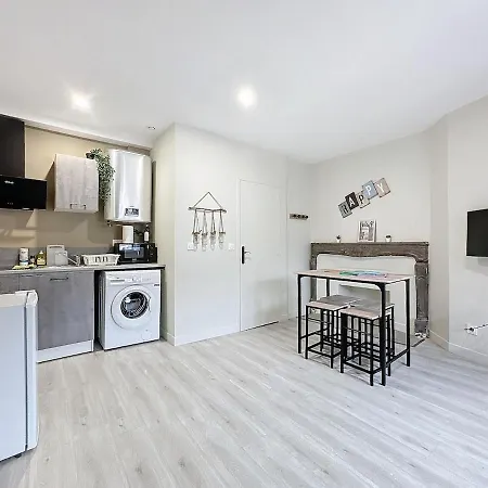 - Immeuble 20 Couchages Et 10 Lits リオン