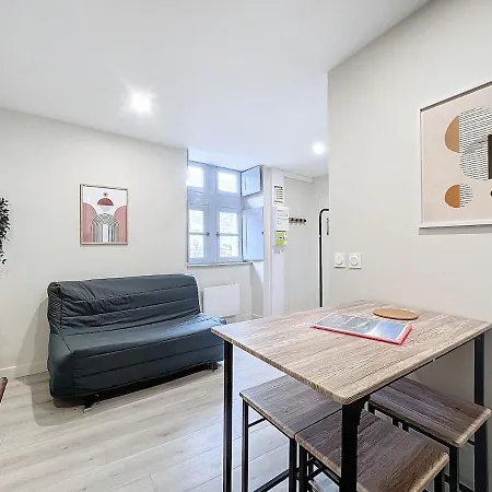 - Immeuble 20 Couchages Et 10 Lits * リオン